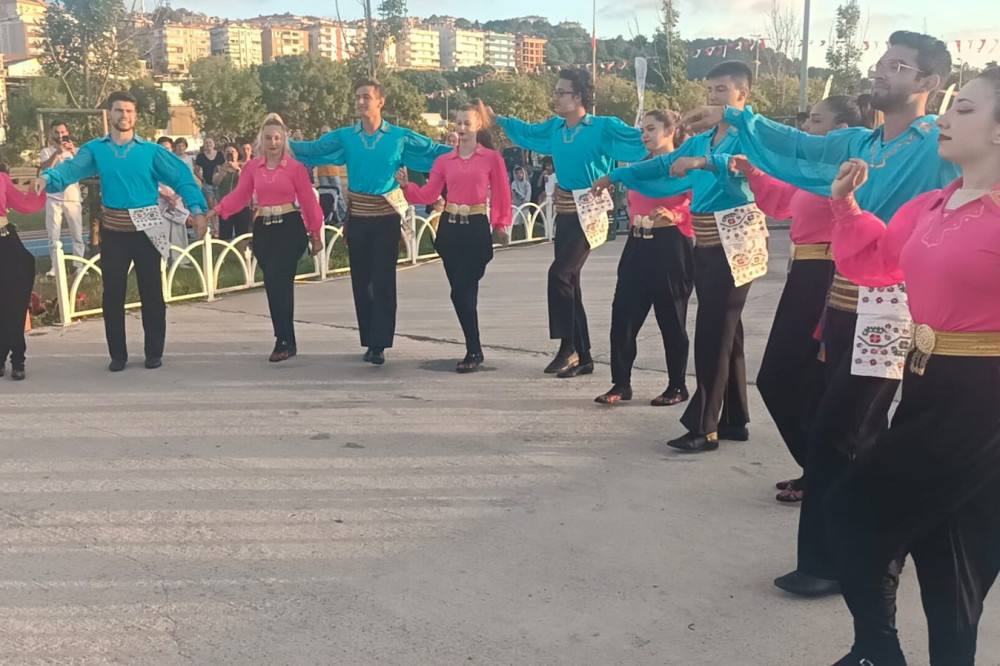 Paşa Halk Dansları Şile Bezi Festivalinde sahne aldı